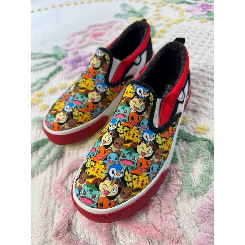 Ground‎ Up Pokémon slip-on sneakers size 5Y", "Pokémon youth canvas shoes